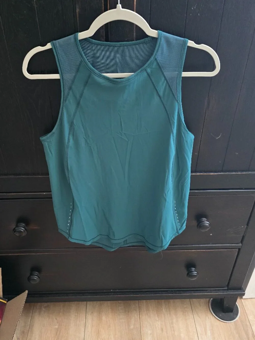 LULULEMON Sculpt Tank Top In Rainforest Green size 6 EUC